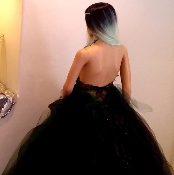 ESPERANZA Goth Black & Green Wedding Ballgown Set - Picture 5 of 14